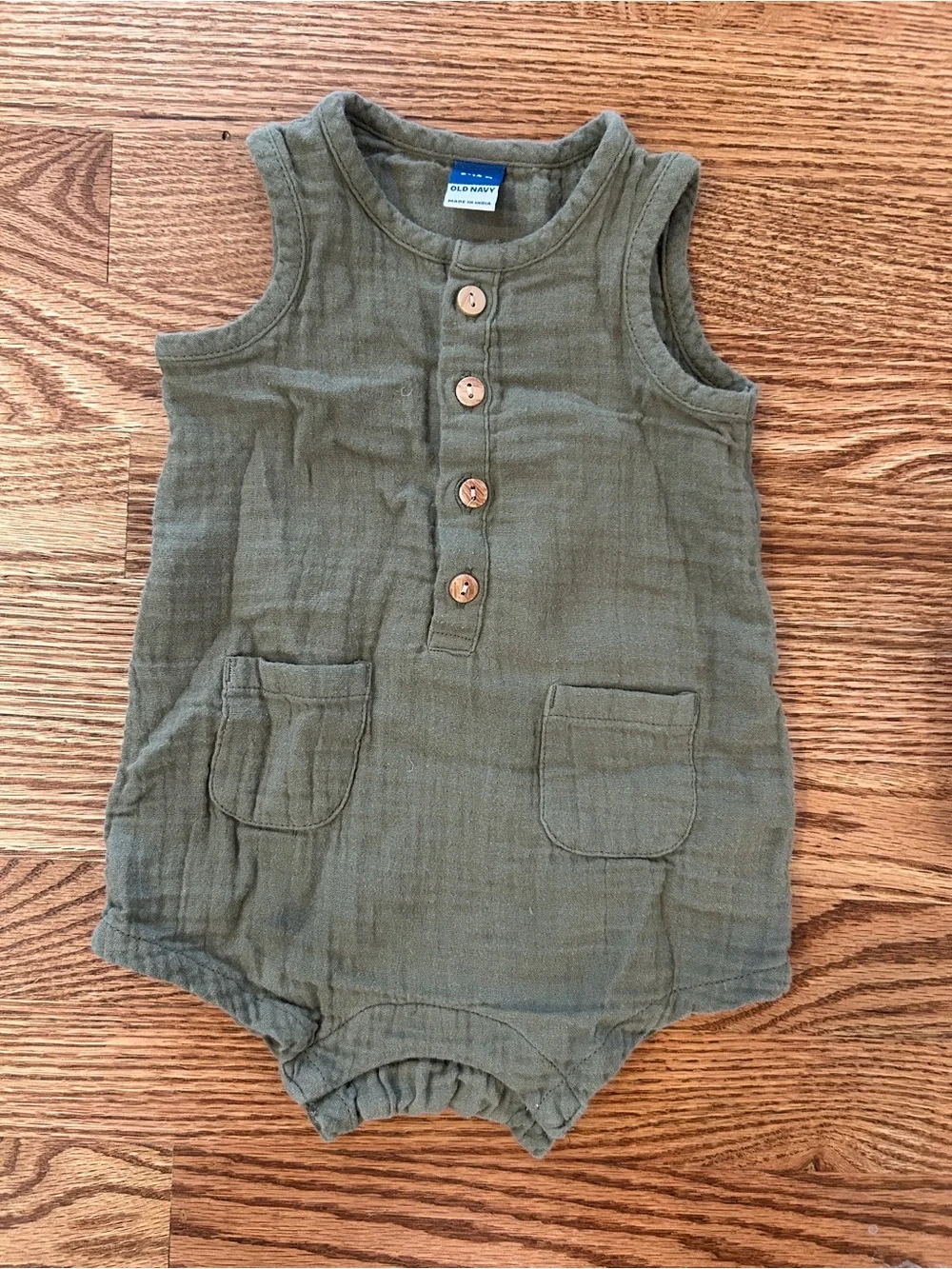 4-Piece Baby Girl Romper Bundle 6M | H&M, Old Navy & Little Planet | GUC